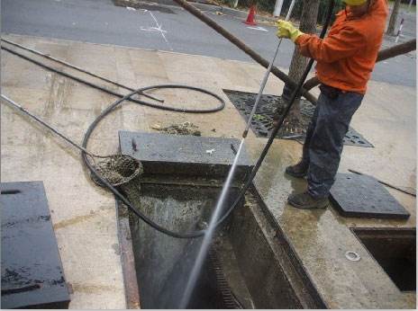 青川池底污泥如何清理